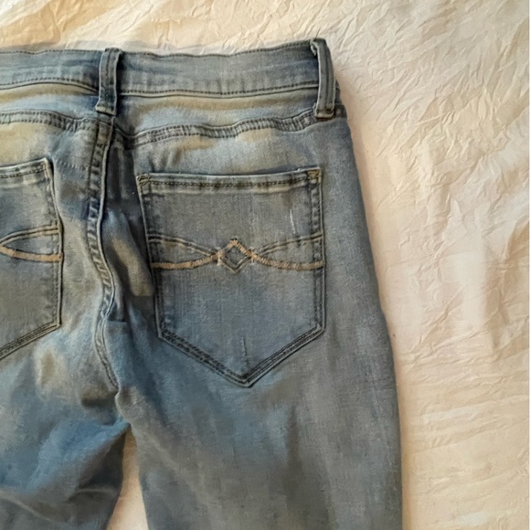 Cute Cut Out/Ripped Skinny Jeans - Picture 7 of 10